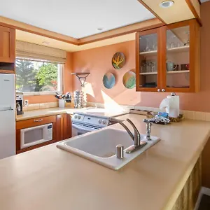 Bamboo Located Across From The Beach, 1 Bedroom Sleeps 4 , Kihei United States